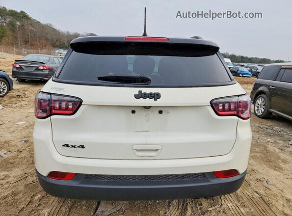 3C4NJDBB6JT325250 2018 JEEP COMPASS Белый Вид сзади