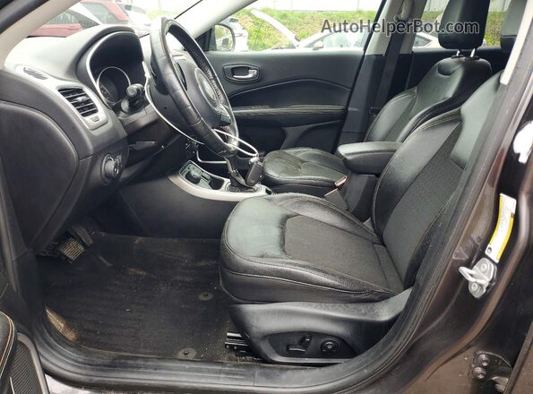 3C4NJDBB7JT392455 2018 JEEP COMPASS Черный Вид салона спереди