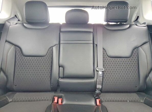 3C4NJDBB7KT597629 2019 JEEP COMPASS Белый Вид задних сидений