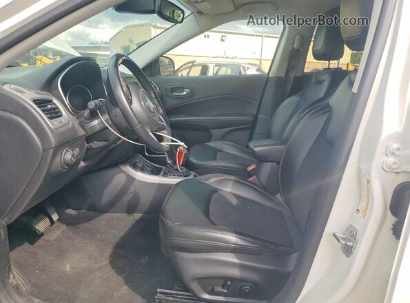 3C4NJDBB7KT656114 2019 JEEP COMPASS White Вид салону спереду
