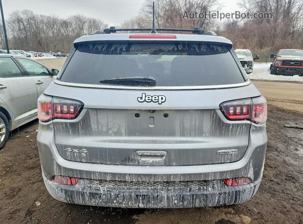 3C4NJDBB8HT660908 2017 JEEP COMPASS Silver Widok z tyłu
