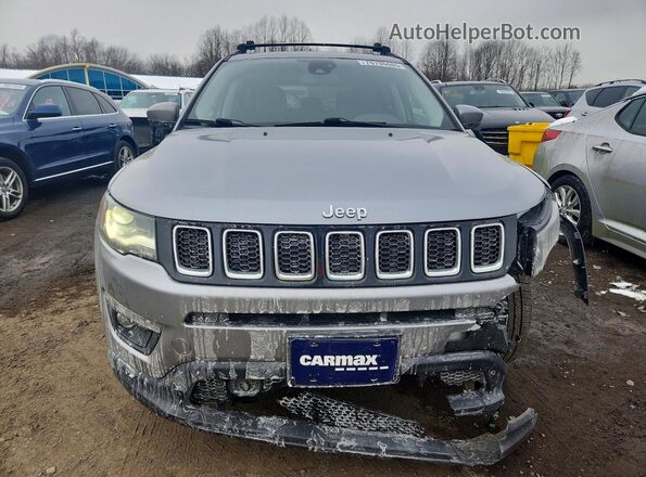 3C4NJDBB8HT660908 2017 JEEP COMPASS Silver Widok z przodu