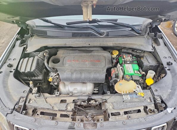 3C4NJDBB8HT660908 2017 JEEP COMPASS Silver Widok komory silnika