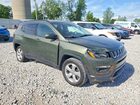 2018 Jeep Compass Latitude Green vin: 3C4NJDBB9JT142733