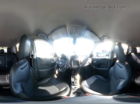 3C4NJDBB9JT142733 2018 JEEP COMPASS Green Vista interior de 360 grados