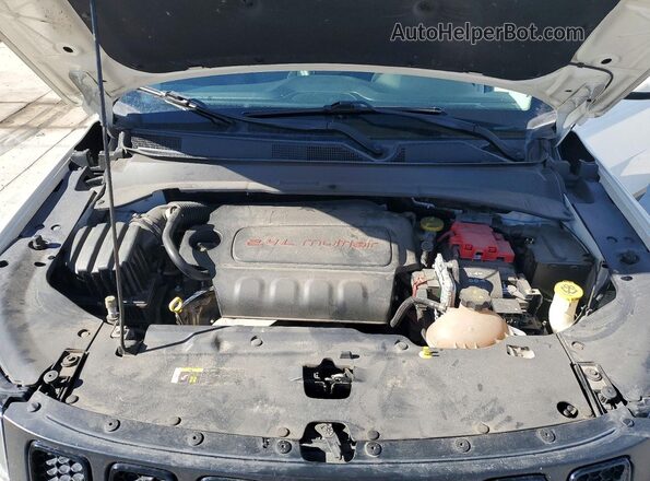 3C4NJDBB9LT116510 2020 JEEP COMPASS White Вид задньої частини салону