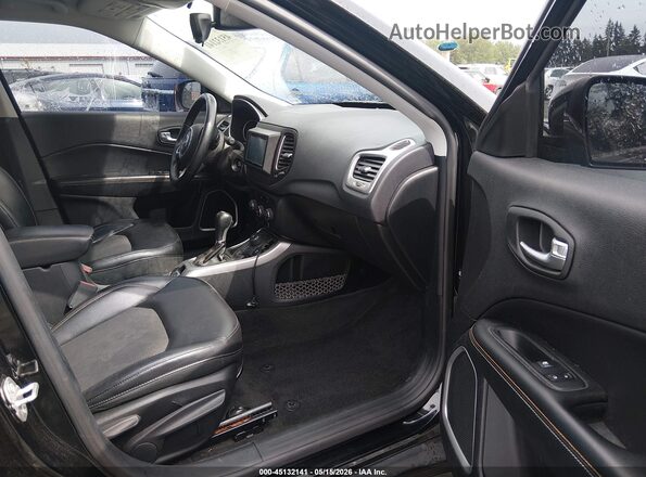 3C4NJDBBXJT112592 2018 JEEP COMPASS Black 