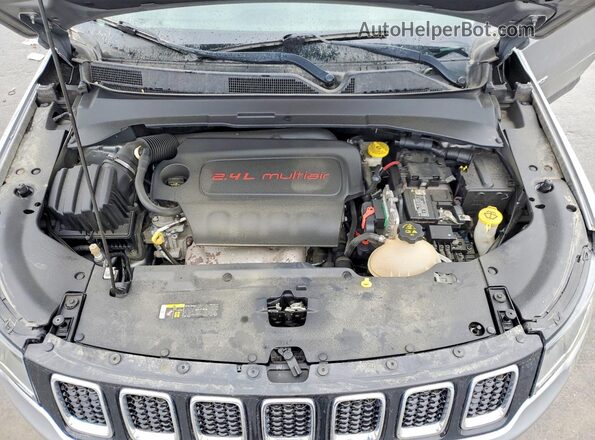 3C4NJDBBXJT150145 2018 JEEP COMPASS Серебряный Вид подкапотного пространства