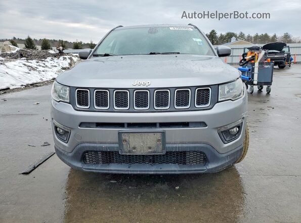 3C4NJDBBXJT150145 2018 JEEP COMPASS Серебряный Вид спереди