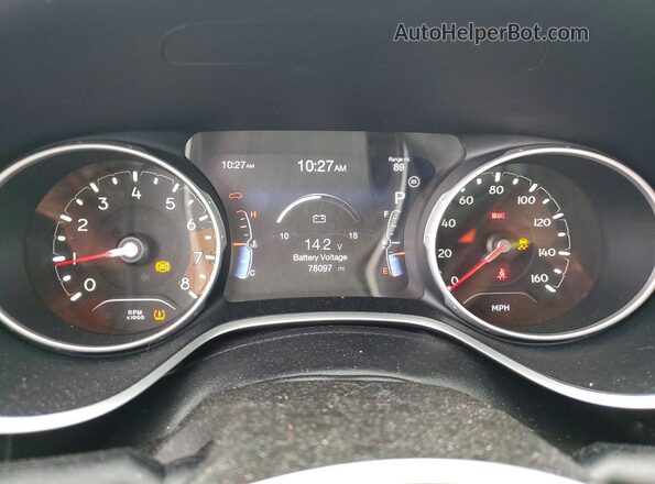 3C4NJDBBXJT150145 2018 JEEP COMPASS Серебряный Вид щитка приборов