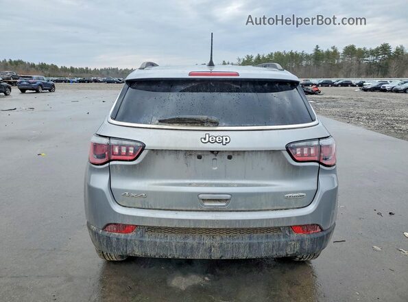 3C4NJDBBXJT150145 2018 JEEP COMPASS Серебряный Вид сзади