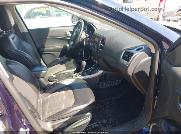 3C4NJDBBXJT185560 2018 JEEP COMPASS Синий Вид салона спереди