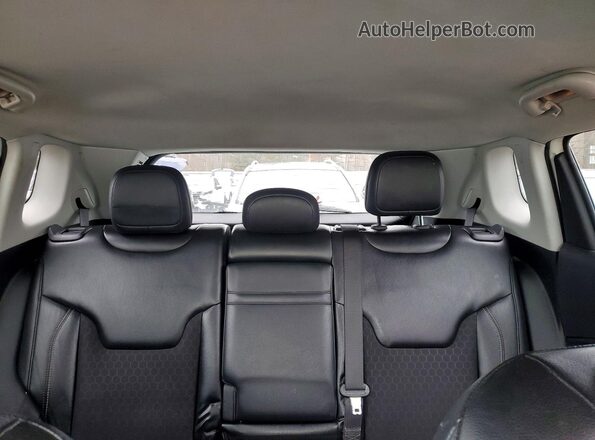 3C4NJDBBXJT436111 2018 JEEP COMPASS White Widok tylnych siedzeń