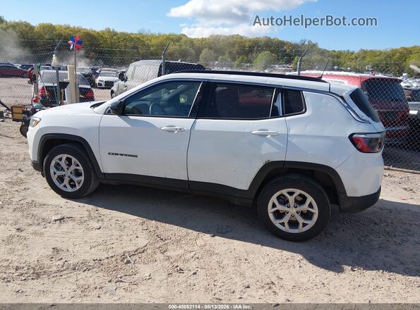 3C4NJDBN0RT118777 2024 JEEP COMPASS White Widok wnętrza 360 stopni