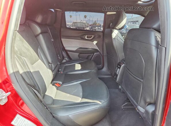 3C4NJDBN0ST547326 2025 JEEP COMPASS Red Widok wnętrza z tyłu