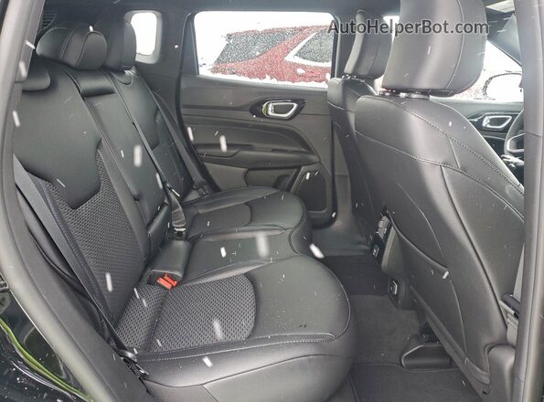 3C4NJDBN0TT158798 2026 JEEP COMPASS Black Rear interior view