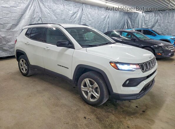 3C4NJDBN2PT515002 2023 JEEP COMPASS Белый Передняя правая четверть