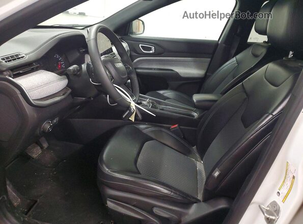3C4NJDBN2PT515002 2023 JEEP COMPASS Белый Вид салона спереди