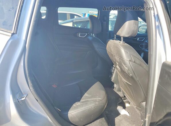 3C4NJDBN2TT162853 2026 JEEP COMPASS Серебряный Вид задних сидений