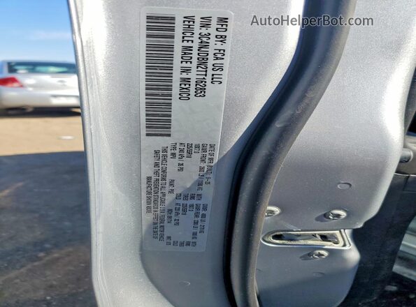 3C4NJDBN2TT162853 2026 JEEP COMPASS Серебряный Вид подкапотного пространства