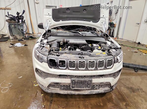 3C4NJDBN3RT115758 2024 JEEP COMPASS Burn Widok z przodu