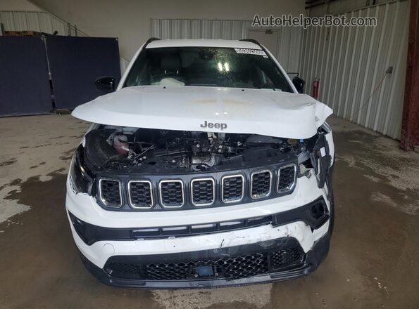 3C4NJDBN4ST580023 2025 JEEP COMPASS Белый Панорамный вид салона 360°