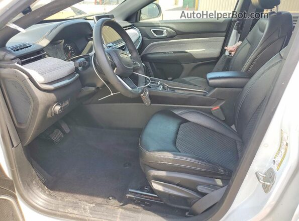 3C4NJDBN5RT596905 2024 JEEP COMPASS White Vista interior delantera
