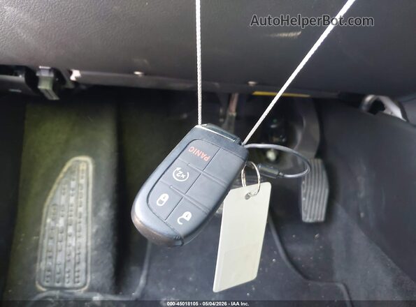3C4NJDBN7ST597673 2025 JEEP COMPASS White Widok deski rozdzielczej