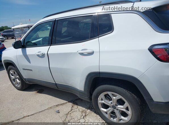3C4NJDBN7ST597673 2025 JEEP COMPASS White Widok wnętrza 360 stopni