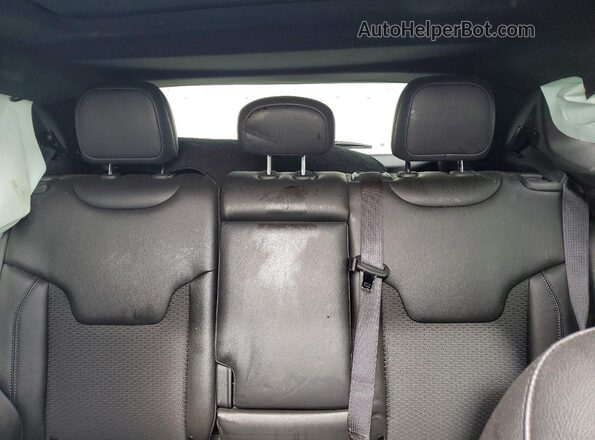 3C4NJDBN8ST561054 2025 JEEP COMPASS Черный Вид задних сидений