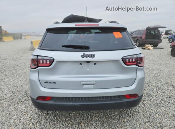 3C4NJDBNXST586313 2025 JEEP COMPASS Серебряный Вид сзади