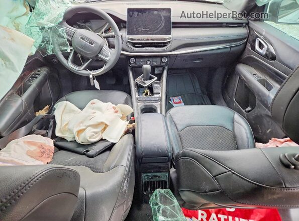 3C4NJDBNXST586313 2025 JEEP COMPASS Серебряный Вид панели приборов