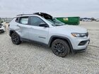 2025 Jeep Compass Latitude Серебряный vin: 3C4NJDBNXST586313