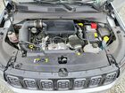 2025 Jeep Compass Latitude Серебряный vin: 3C4NJDBNXST586313