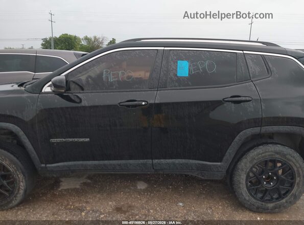 3C4NJDCB0JT329972 2018 JEEP COMPASS Черный 