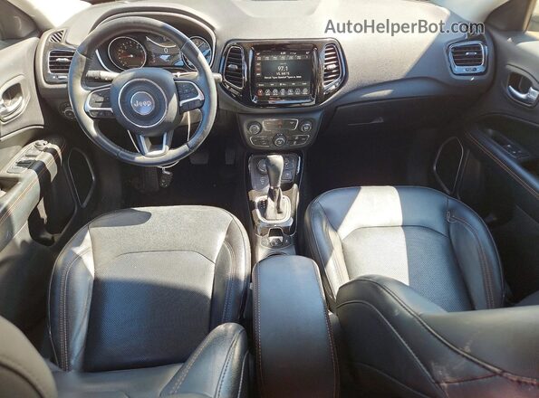 3C4NJDCB0JT372529 2018 JEEP COMPASS White Widok deski rozdzielczej