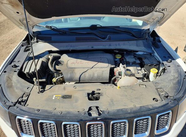 3C4NJDCB0JT372529 2018 JEEP COMPASS White Widok komory silnika