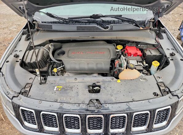 3C4NJDCB0KT641744 2019 JEEP COMPASS Gray Rear interior view