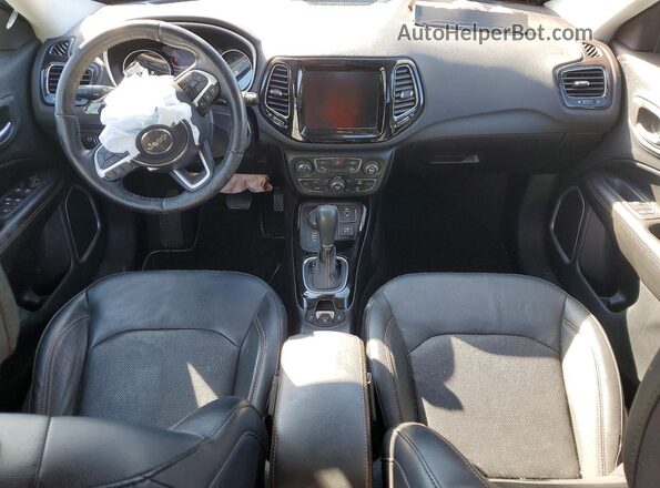 3C4NJDCB0MT521736 2021 JEEP COMPASS Серебряный Вид панели приборов