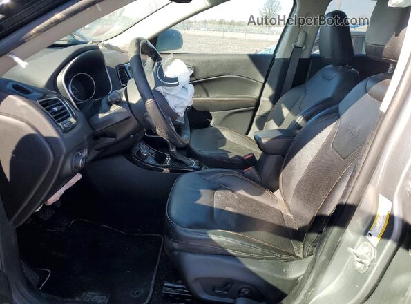 3C4NJDCB0MT521736 2021 JEEP COMPASS Серебряный Вид салона спереди