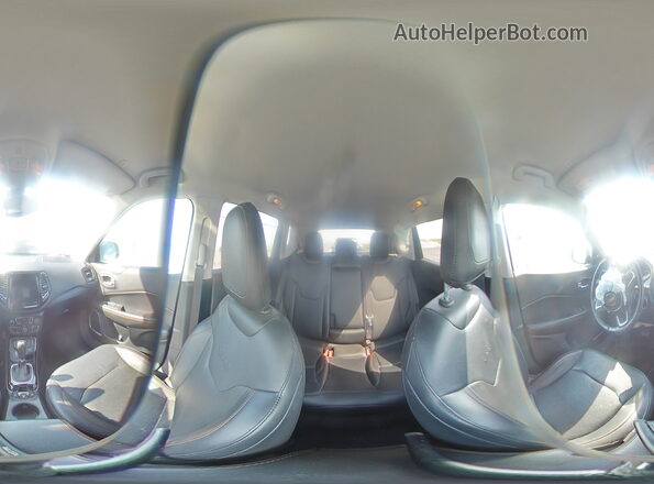 3C4NJDCB0MT521736 2021 JEEP COMPASS Серебряный Панорамный вид салона 360°