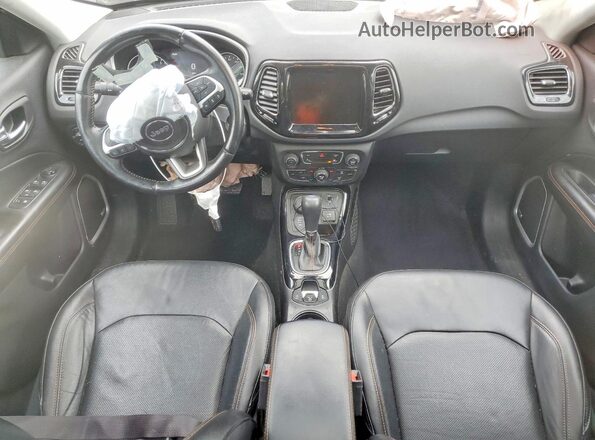 3C4NJDCB0MT525544 2021 JEEP COMPASS Серебряный Вид панели приборов