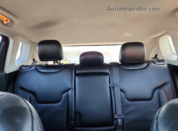 3C4NJDCB0MT594749 2021 JEEP COMPASS Бордовый Вид задних сидений