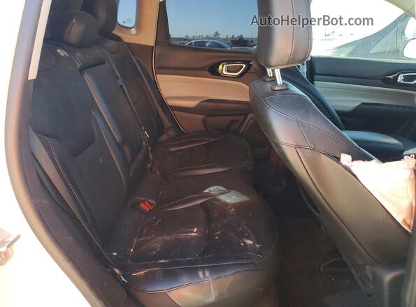 3C4NJDCB0NT186804 2022 JEEP COMPASS White Rear interior view