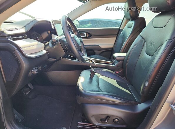 3C4NJDCB1NT210348 2022 JEEP COMPASS Серый Вид салона спереди