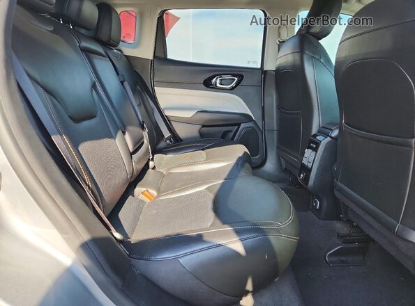 3C4NJDCB1NT210348 2022 JEEP COMPASS Серый Вид задней части салона