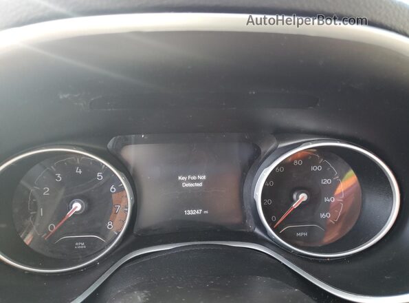 3C4NJDCB2JT234197 2018 JEEP COMPASS Red Instrument cluster view