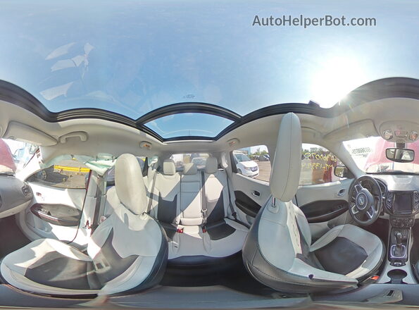 3C4NJDCB2JT234197 2018 JEEP COMPASS Red 360 interior view