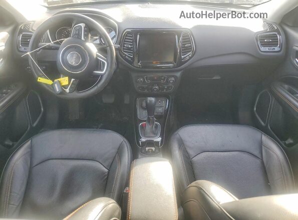 3C4NJDCB2MT572039 2021 JEEP COMPASS Черный Вид панели приборов