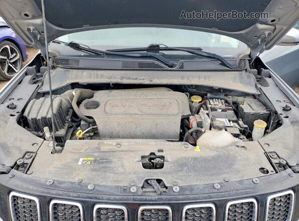3C4NJDCB3KT800644 2019 JEEP COMPASS Серебряный Вид задней части салона